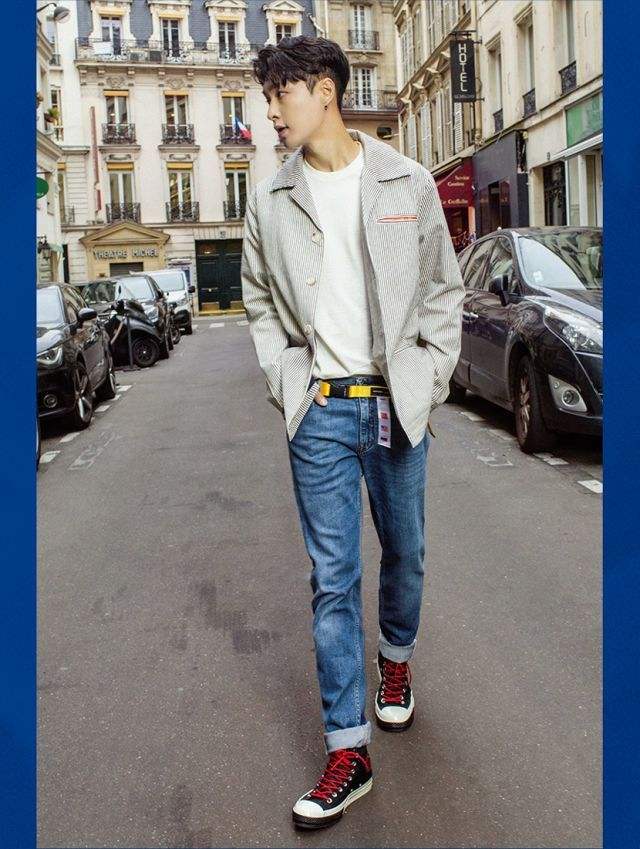 小绵羊张艺兴匡威穿搭,休闲帅气完美融合,网友:想要get同款