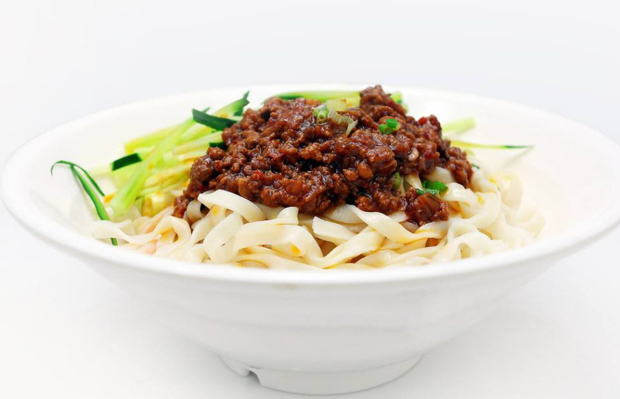 天凉了,儿子就馋此面,简单方便,热乎乎,一周吃三次都不嫌多|黄瓜丝|葱