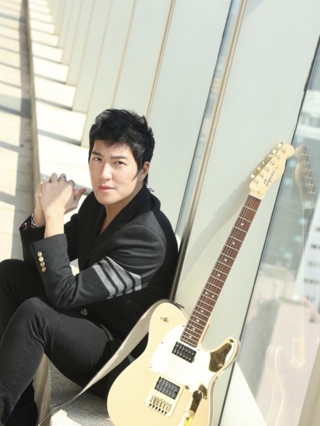 西贡地王之子周子扬离巢tvb爱情事业兼得,曾与何傲儿相恋遭嫌弃