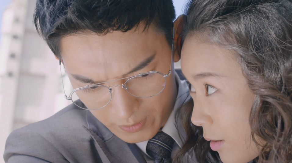 王家梁尬林子闳一个动作暖护钟瑶