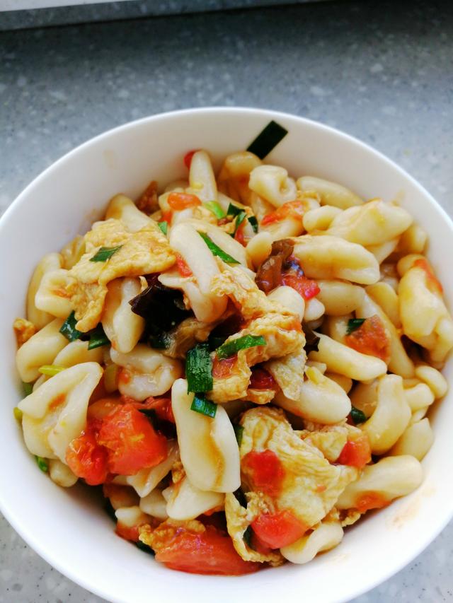 爱吃炒猫耳朵吗一款自制家常炒猫耳朵伴您度过一个清凉夏日