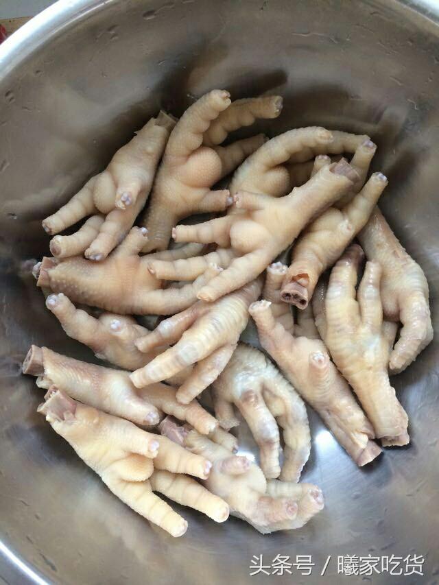 鸡爪怎么做好吃这样做老公不到两分钟就干完了你也试试吧