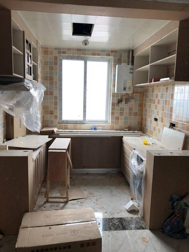 找木工师傅全屋打实木柜子,还没喷漆就花了6万,大家看值当吗?|柜子|木