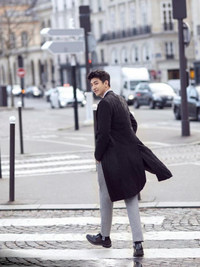 金瀚又出新造型,西装皮衣齐上阵,一套比一套高级!