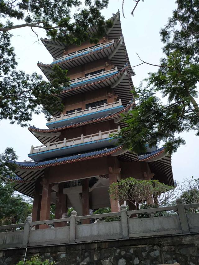 周末逛东莞凤岗公园,两个公园相连,人很少公园很美