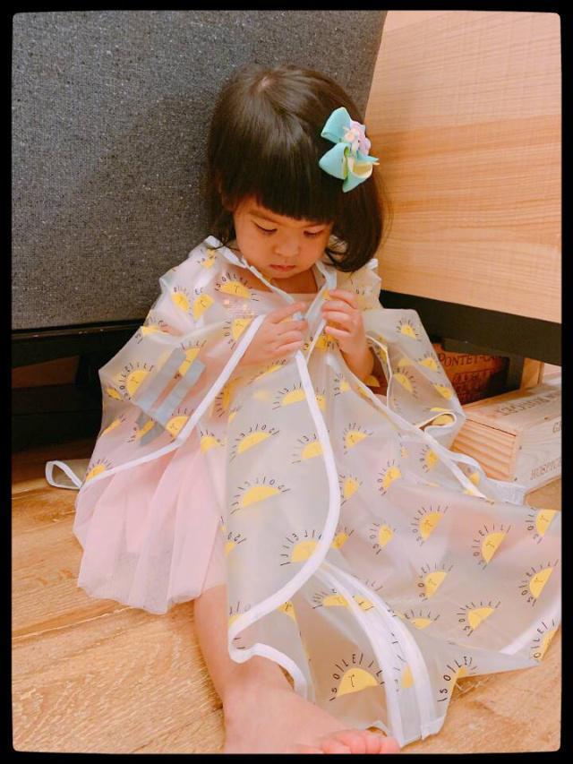 安以轩晒咘咘波妞新照波妞新发型惹热议咘咘是贾静雯的翻版