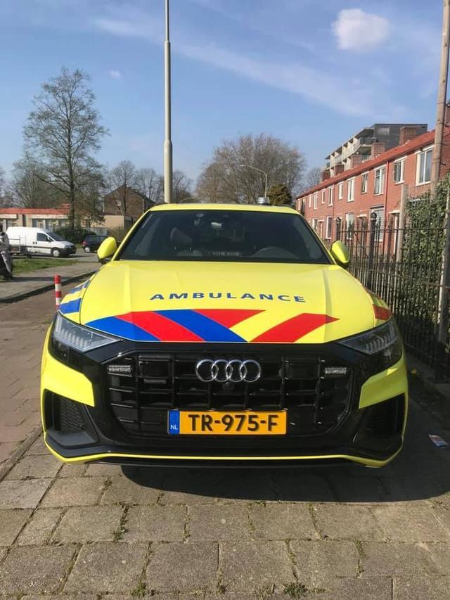 荷兰最快的救护车,全新奥迪q8