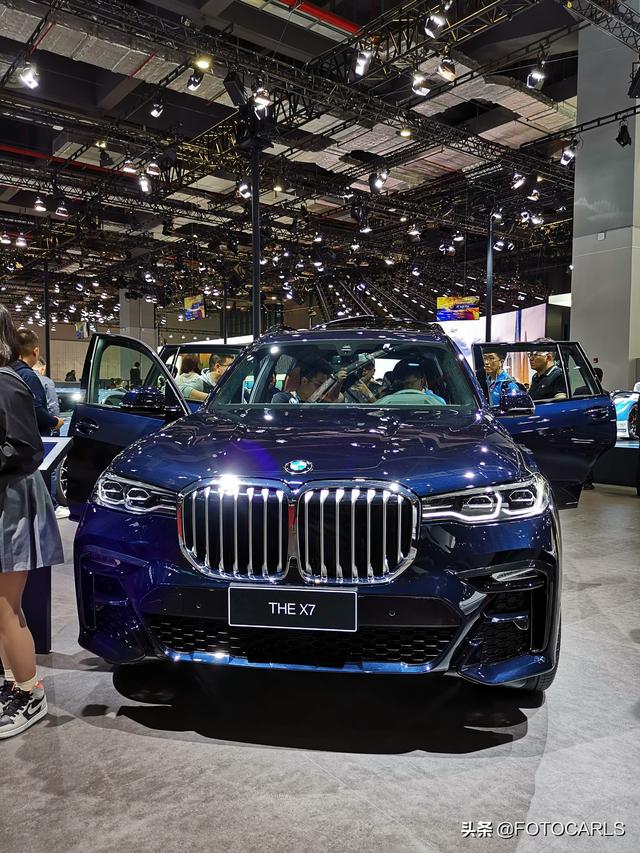 宝马旗下最巨型的suv,竞争对手为奔驰gls和路虎揽胜(配置|询价)等车型