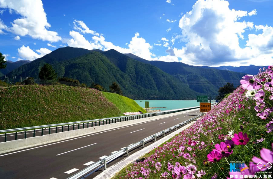 唯一不收费的"高速公路",耗资380亿,秋天一路风景如画