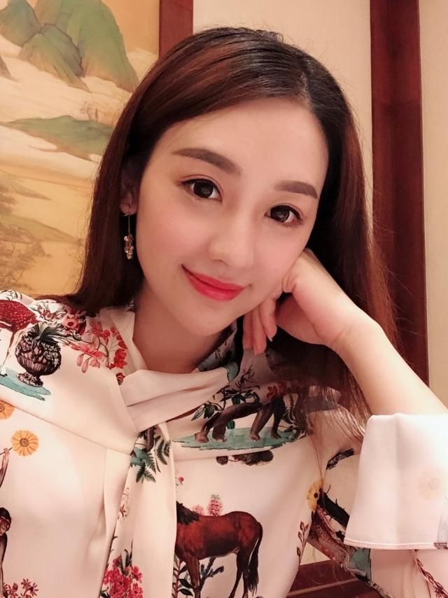 黄菲虽然之前也考虑过会遇到这样的情况,但是事情真正发生之后她也