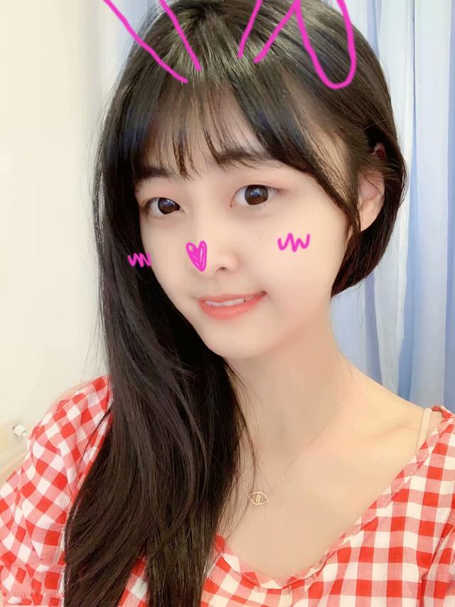 英雄联盟第一女王者董月月胆子实在太大,与粉丝solo输送5000!