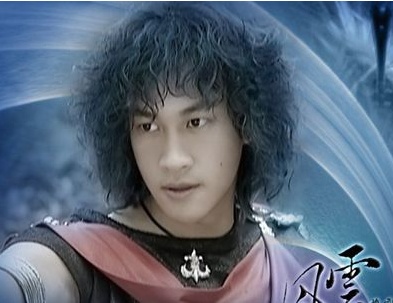 电视剧中的古装卷发美男,钟汉良帅气,苏有朋吸睛,而他最经典