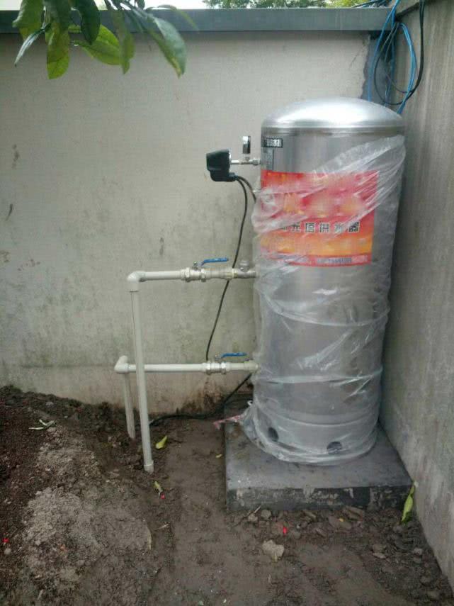 由于压力罐安装简单,水压比较大,即使是三四层楼的房子也不会有什么