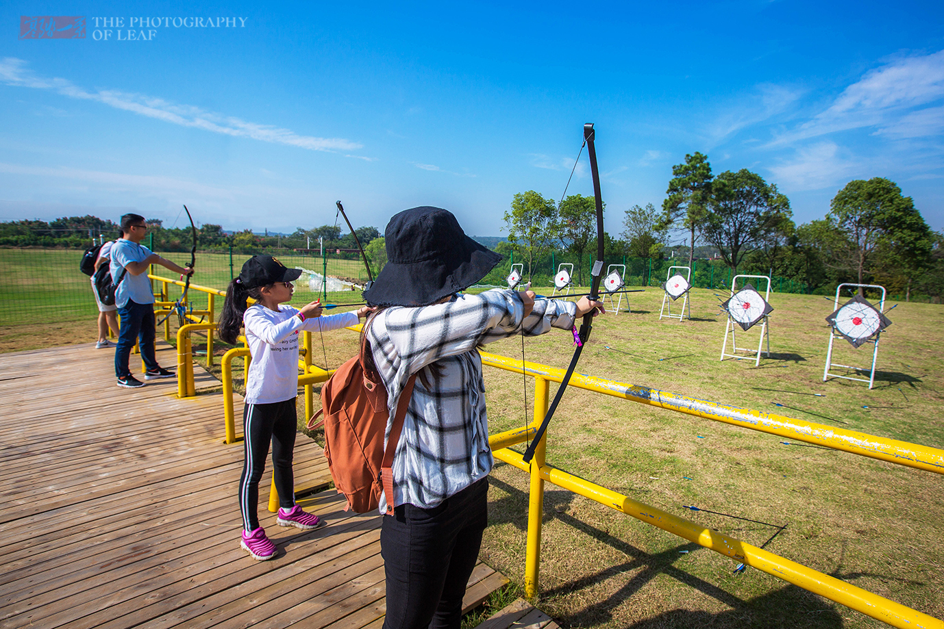 这条百米极速滑草道从山上到山下最快只需8秒你敢玩吗