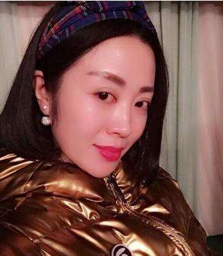 周云鹏也离过婚,不过他现在依然和前妻友好相处,这非常难得.