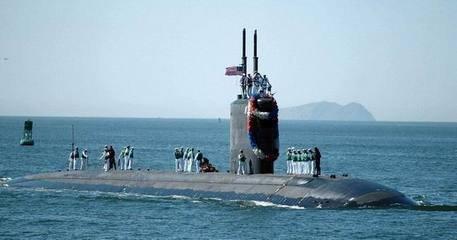 水弹炸出美潜艇后伊海军神演技我们在演习你们怎么在这里