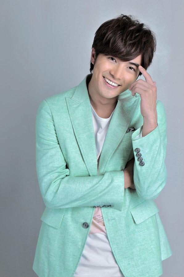 导致郭品超的人气不断被消耗,不仅如此,丰富的私生活更是将人气不断