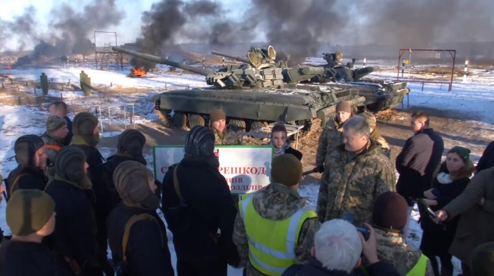 波罗申科呼吁军民"枕戈待旦" 随时准备反击俄罗斯侵略