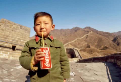 70年代的珍贵老照片:回不去的纯真年代,曾经人们的生活百态!|年代|老照片|长城_新浪新闻