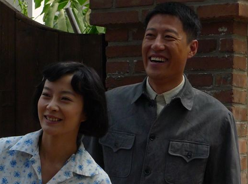 他演了很多的优秀电视剧和优秀角色,比如《我爱长发飘飘》中饰演必成