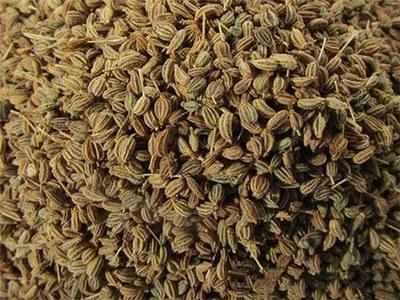 喜欢的人觉得它和白松露的味道差不多,但是不喜欢的人觉得它是臭葱味