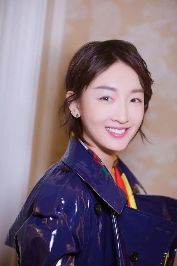 演完山楂树之恋后的8年周冬雨为什么气质变了这么多