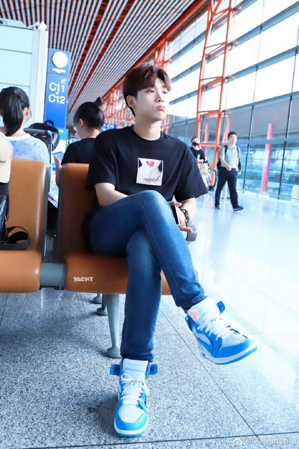 路人镜头下邢昭林的帅点你能get到吗?