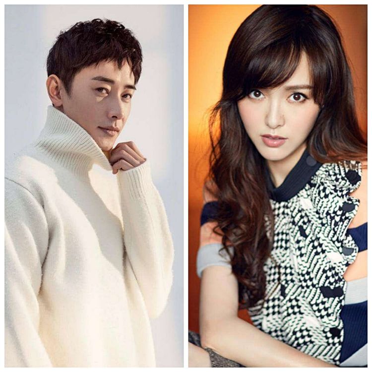 罗晋坐在沙发上等老婆出门不急不躁耐心等待超贴心