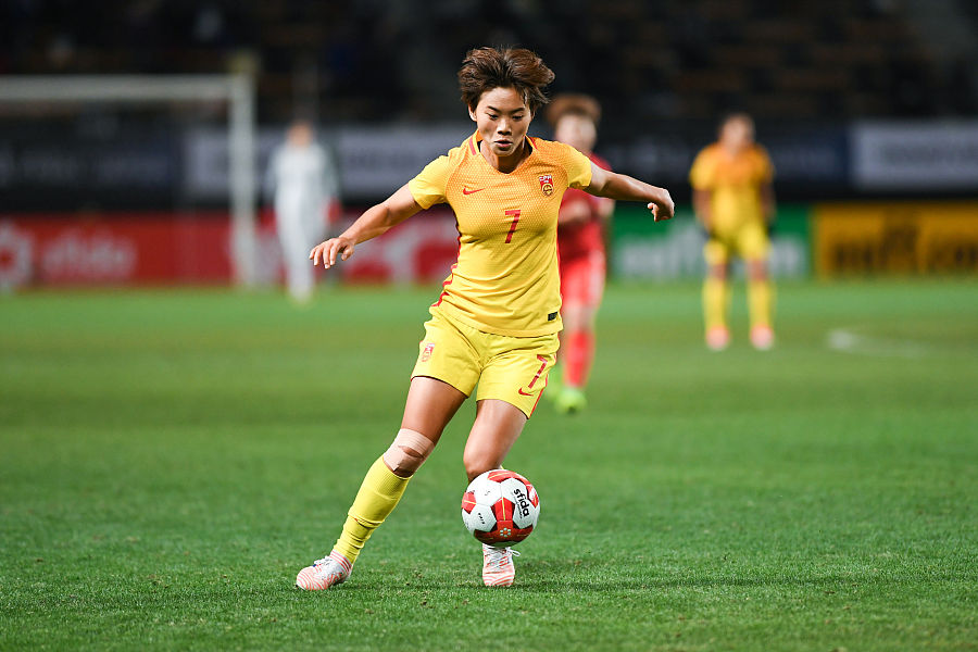 武磊折戟,王霜竞争亚洲足球小姐, 撑起中国足球荣誉整片天!