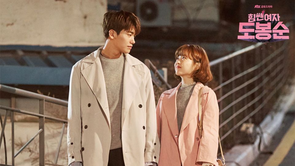 《耀眼》最高收视冲到第三成神剧!top10部部都是高话题