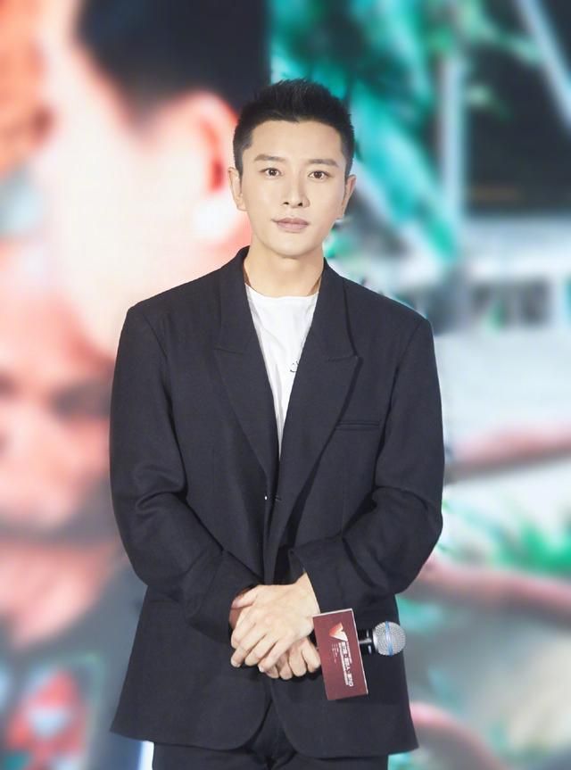 贾乃亮更新微博晒青春痘,在颧骨上超级明显