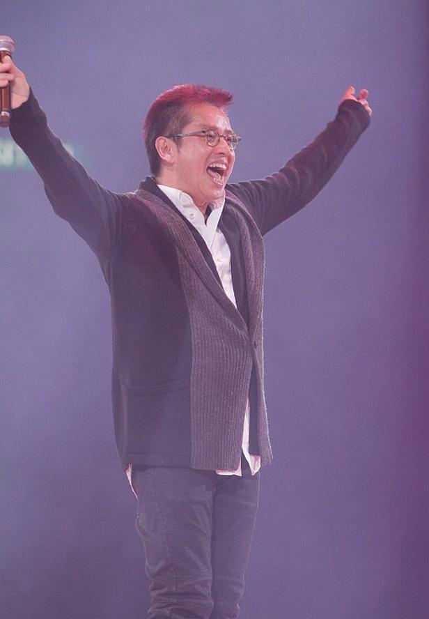 为什么很多歌粤语版比国语版更好听,谭咏麟用这首歌告诉你答案