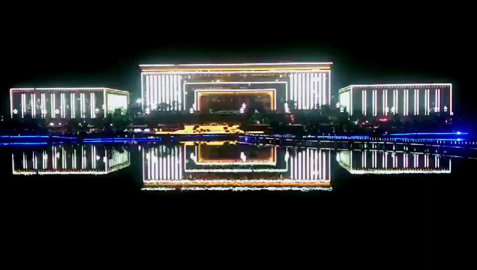 遵义生活遵义市人民政府新址,在夜里原来是如此的美丽,适合约片,约吗?