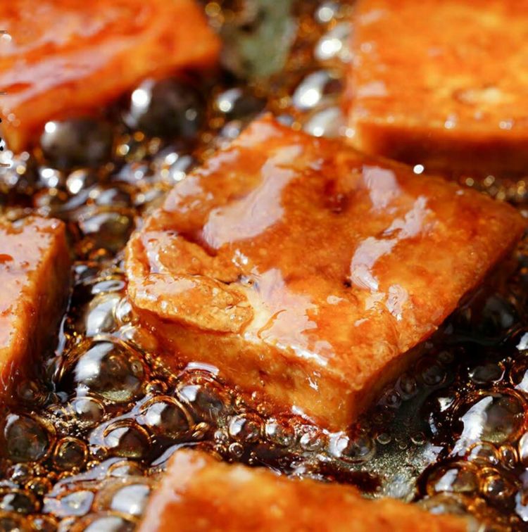 糖醋酥皮豆腐,酸酸甜甜,外酥里嫩,入口即化,简单几步你就会