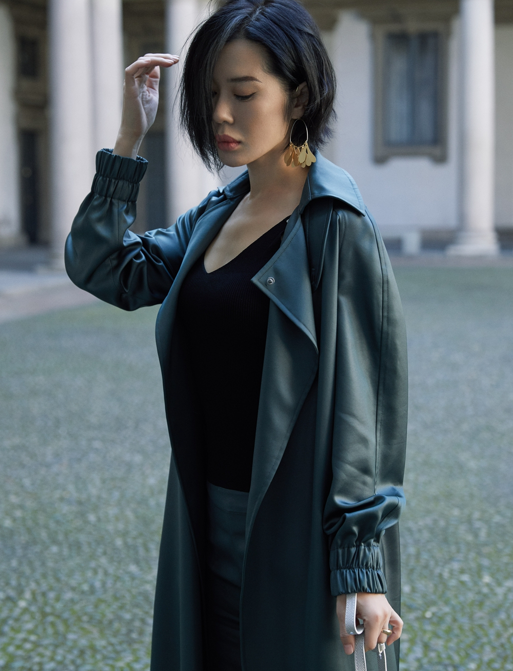 余男米兰时尚街拍曝光 潇洒从容释放无限魅力