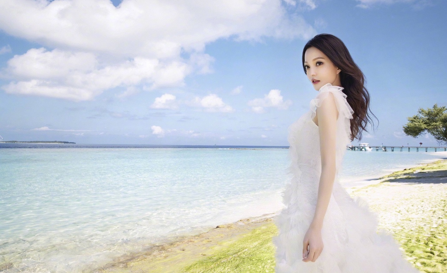 复出之后张韶涵,邓伦视她为偶像,特别的女神