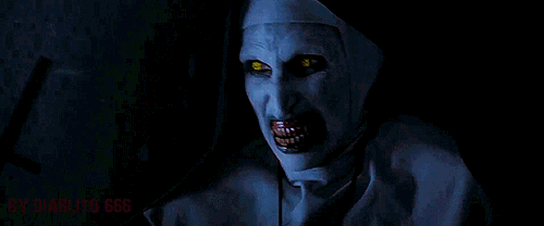 在公墓首映被这个鬼修女吓的屁都不敢放