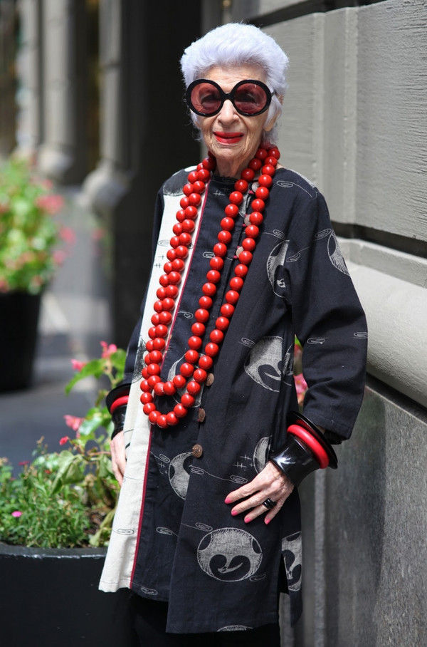 世界上最励志的老太太 华丽的时尚女王iris apfel