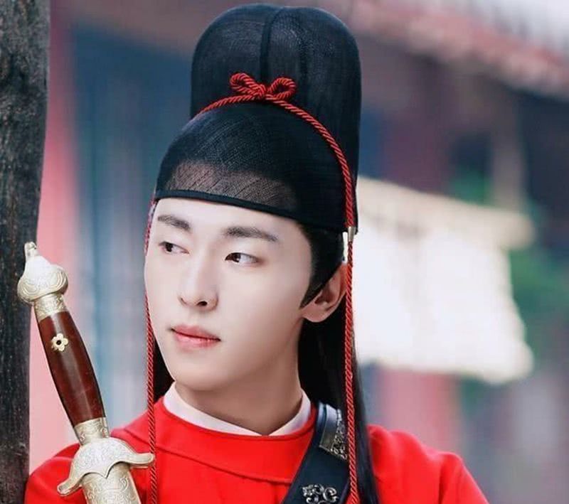 邓伦的5个古装扮相,前4个惊为天人,唯独最后一个却把我丑哭了