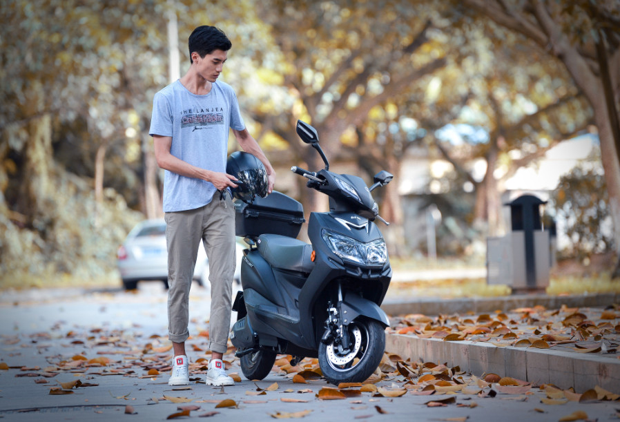 秋风送爽,是时候出门兜兜风了——台铃凯拉