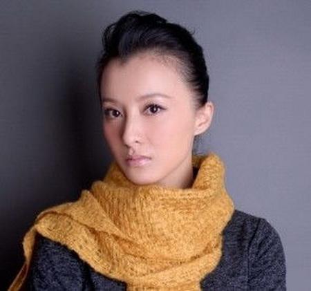 还记得《情深深雨蒙蒙》里的"可云"不?人生戏里戏外完全相反