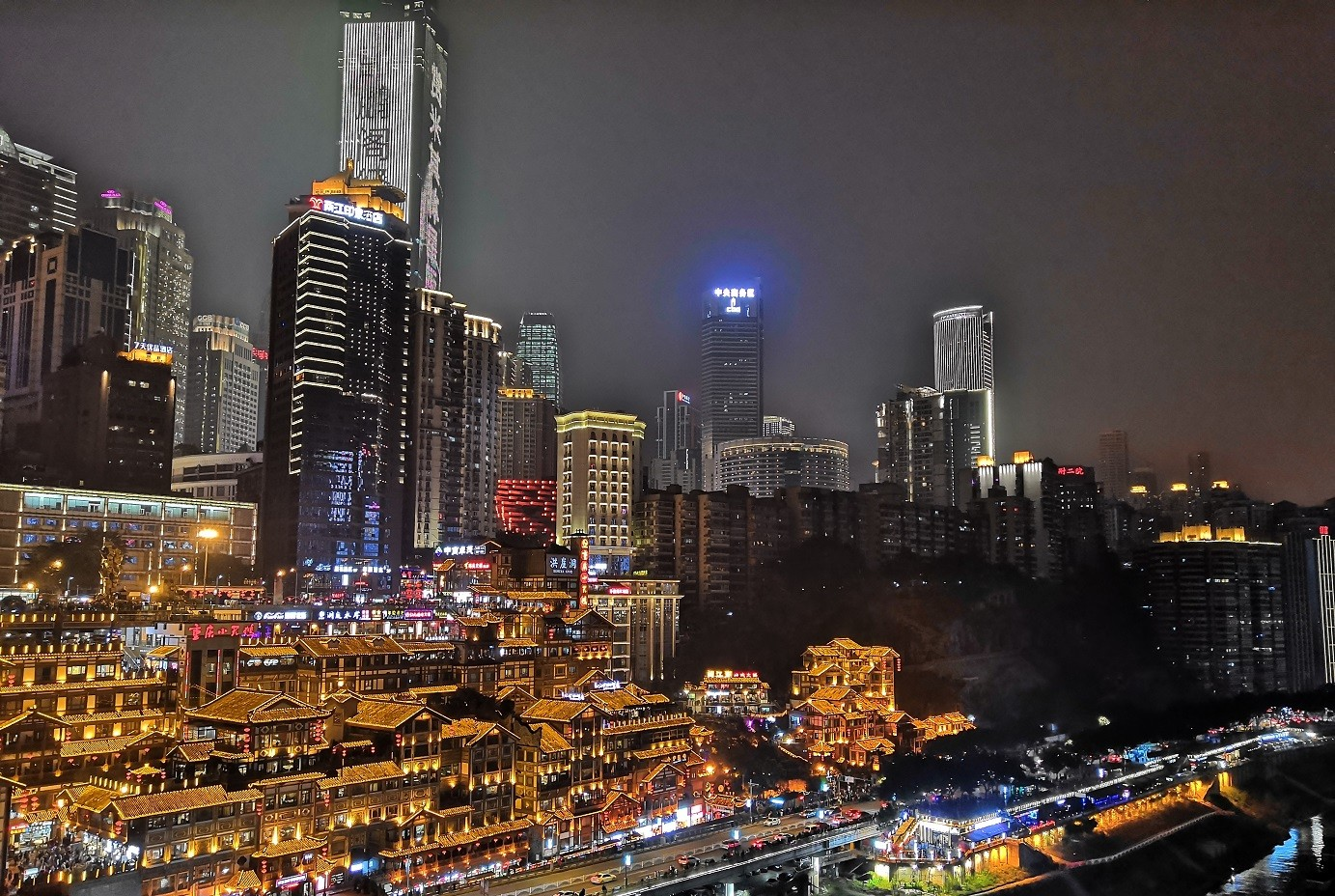 神评论:说起夜生活,成都和重庆从没有怕过谁