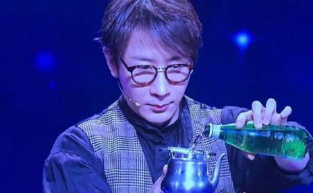 刘谦春晚魔术魔壶大揭秘去年就演过网友3000一个打扰了