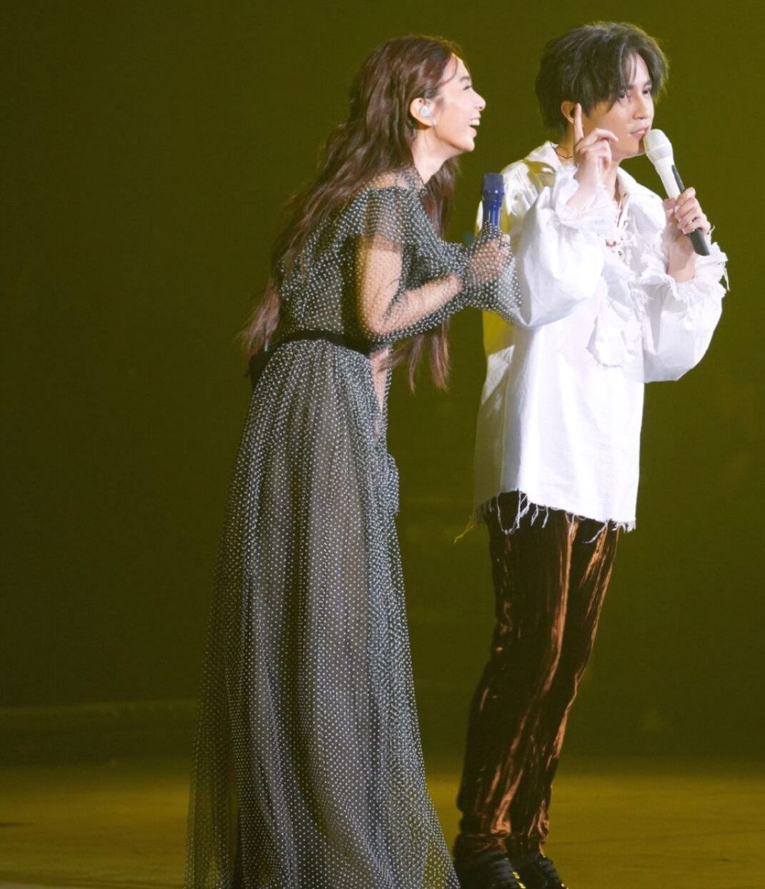 田馥甄助阵薛之谦台北演唱会,林俊杰张信哲林宥嘉等众好友送祝福