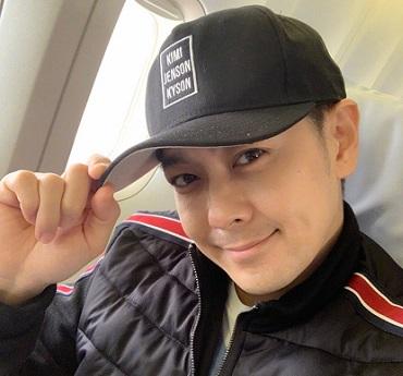 林志颖晒儿子kyson照片,网友:认真看书的kyson好可爱