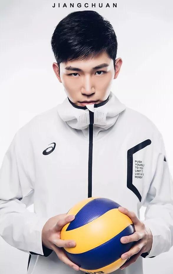 巧的是,江川是张常宁的前任男友伦敦奥运周期队长魏秋月和现役江苏