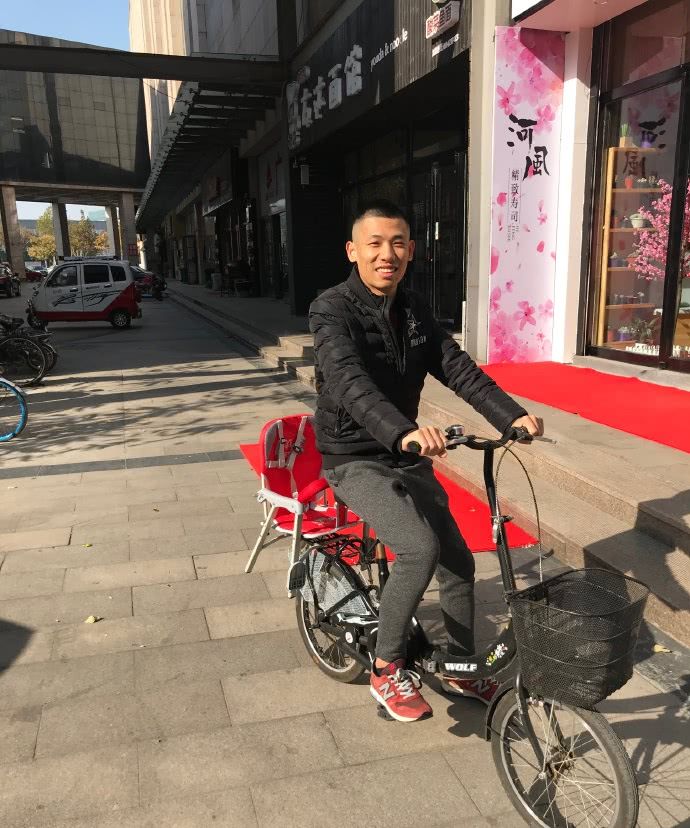 LOL神超直播人气超越旭旭宝宝,大马猴一哥位