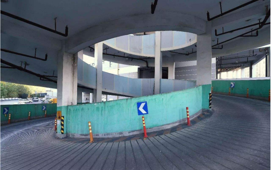 这种沙雕停车场,你经历过那几个?