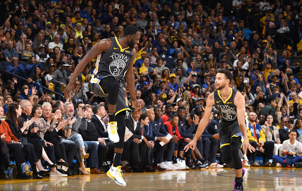 场均11 6.7!同样首秀1分钟,火箭选择下放勇士选择重用,周琦太可惜