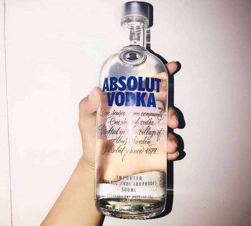 但是同样外国人也会喝白酒